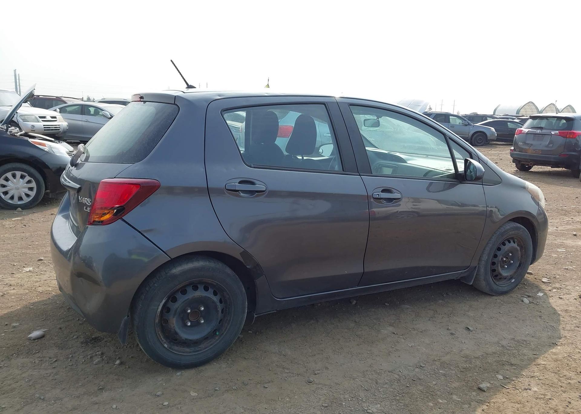 2015 TOYOTA YARIS LE