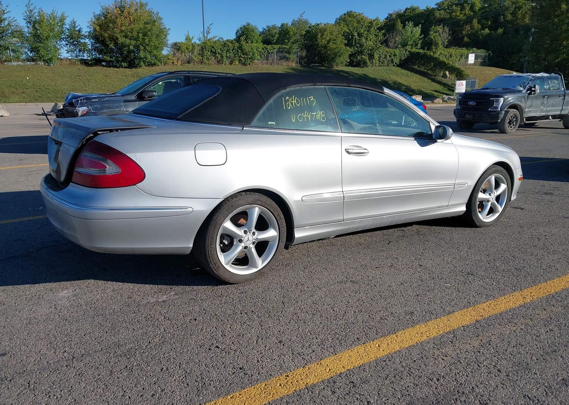 2005 MERCEDES-BENZ CLK 320