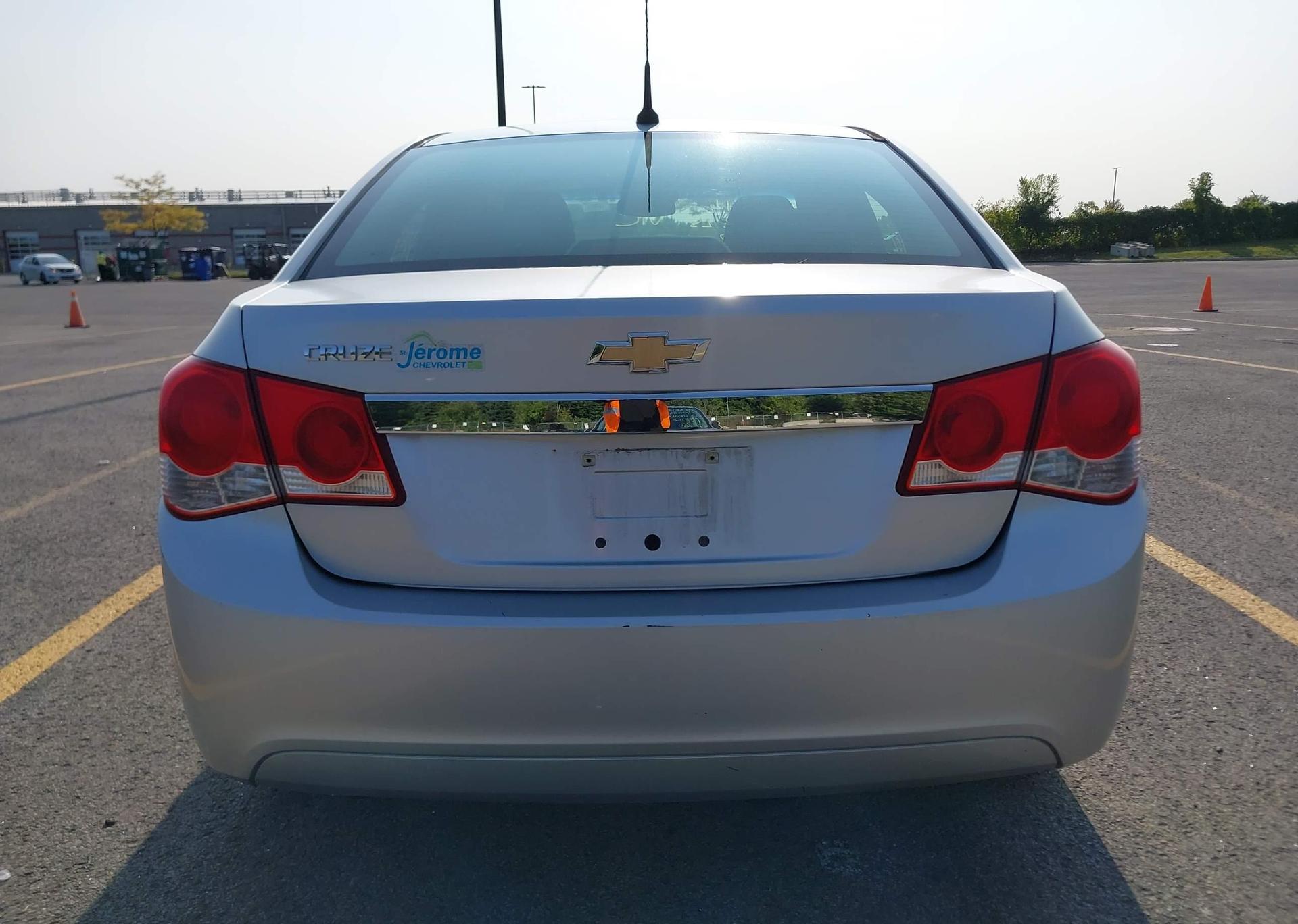 2011 CHEVROLET CRUZE LS