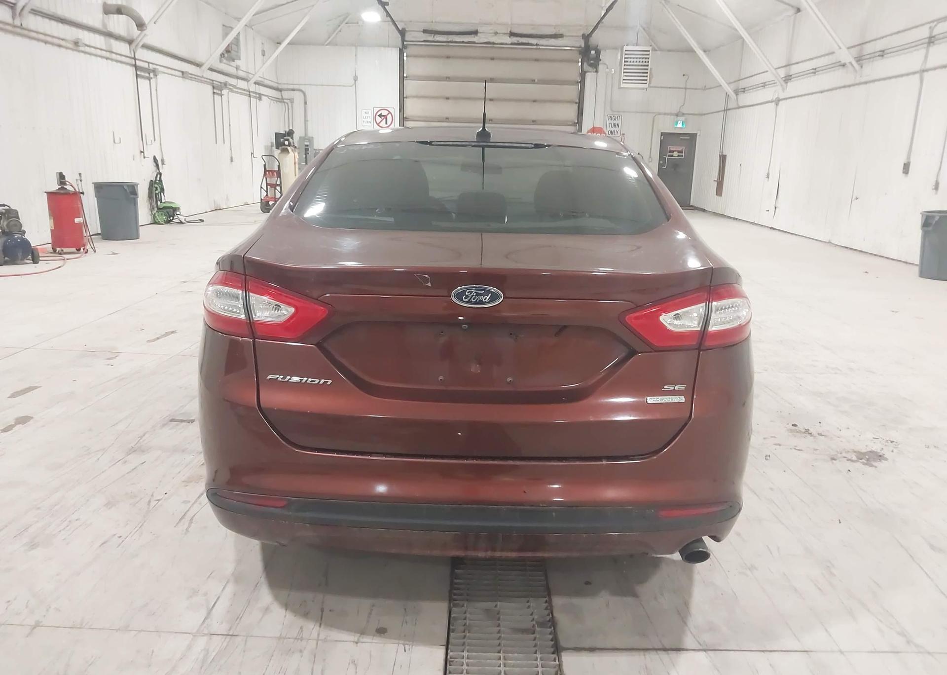 2015 FORD FUSION SE