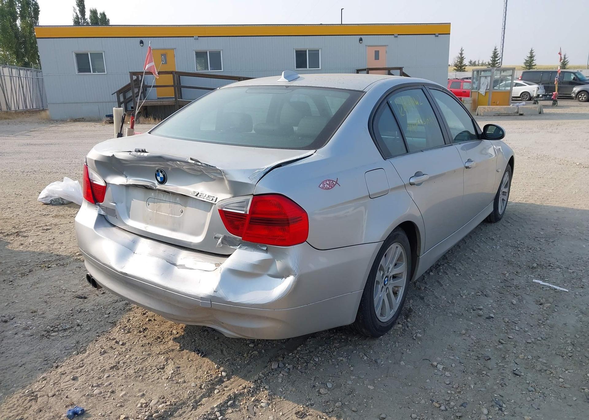 2006 BMW 325 I