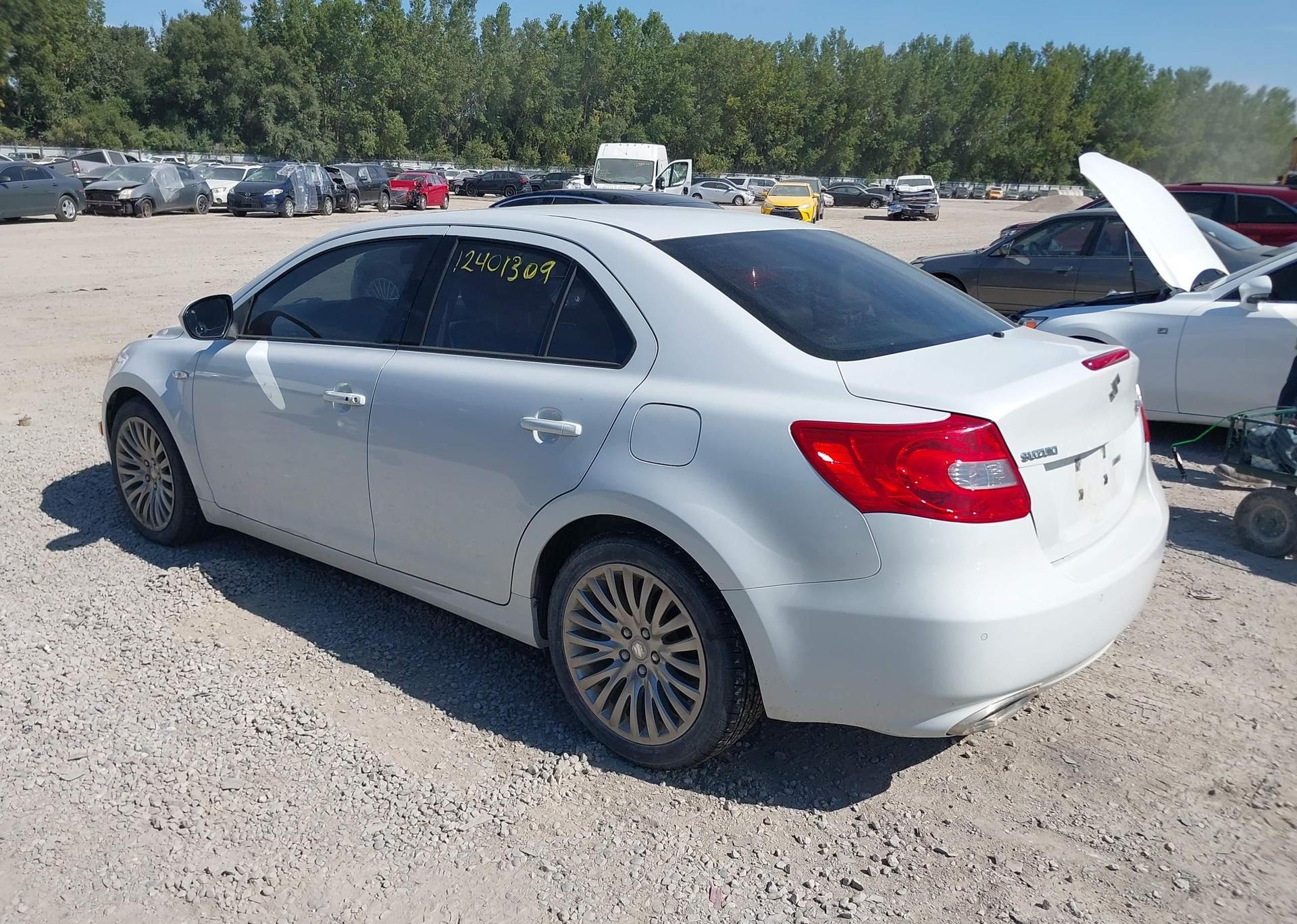2011 SUZUKI KIZASHI SLS