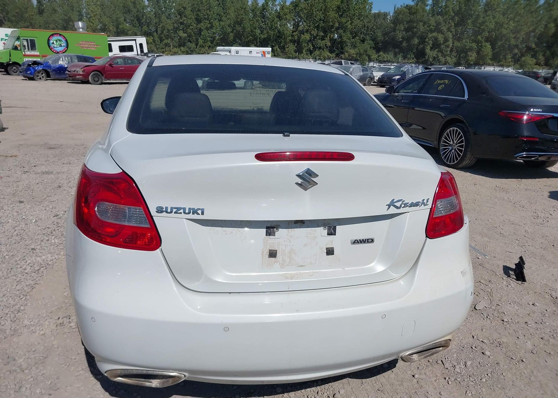 2011 SUZUKI KIZASHI SLS