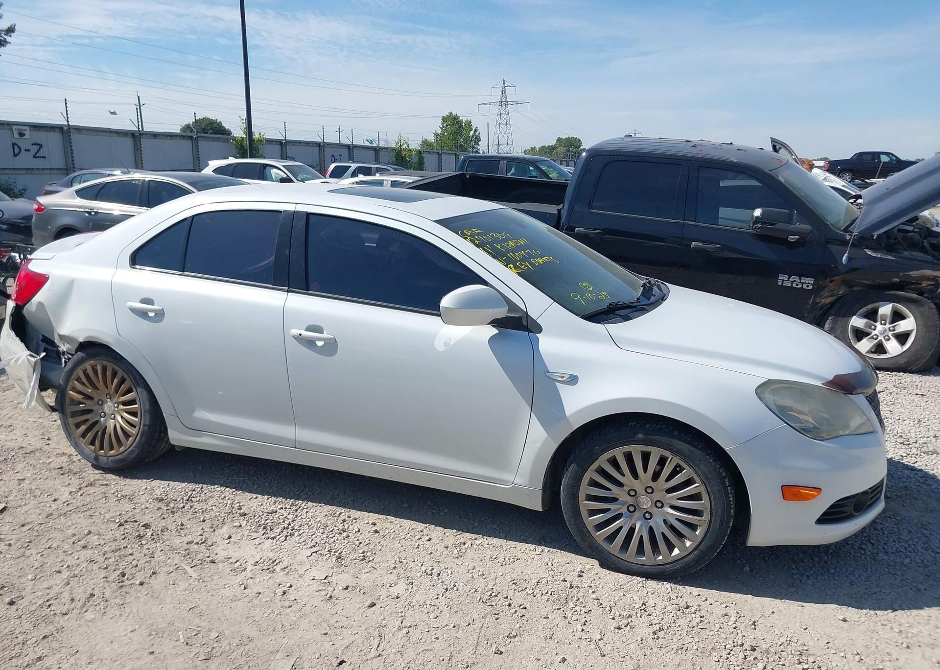 2011 SUZUKI KIZASHI SLS
