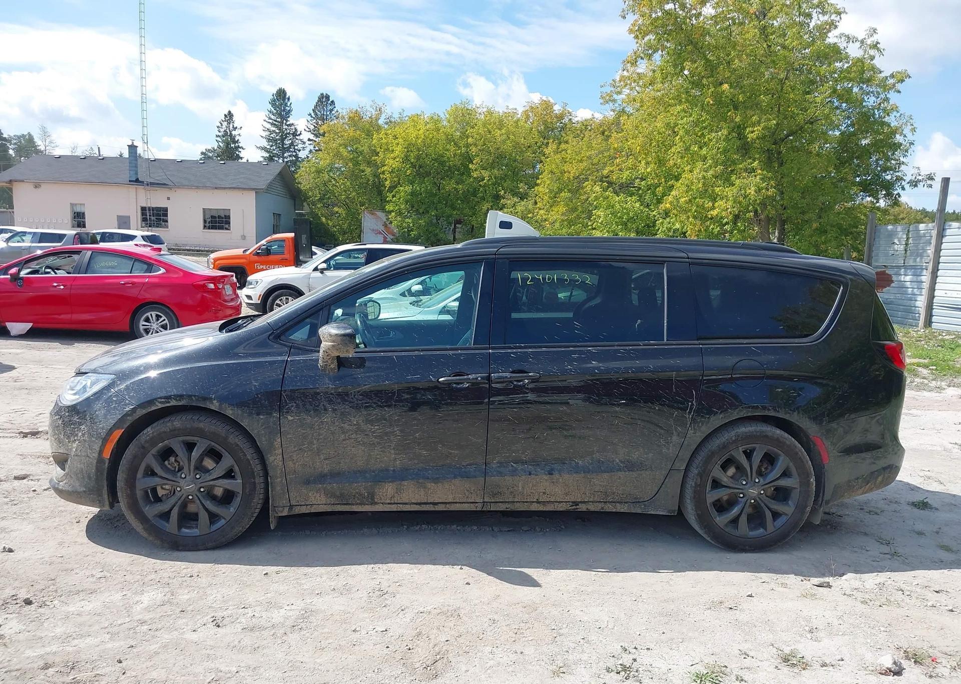 2019 CHRYSLER PACIFICA TOURING-L