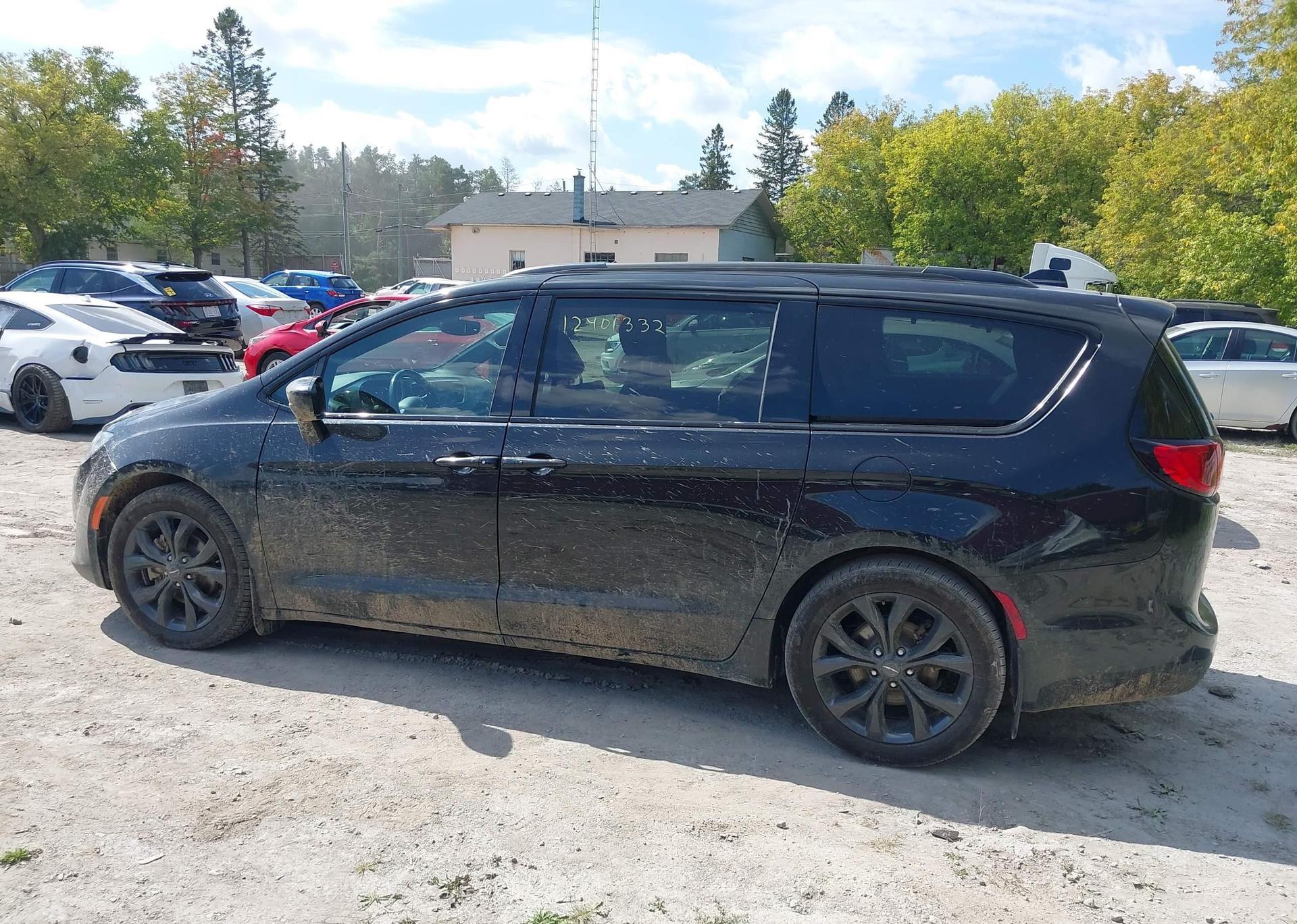 2019 CHRYSLER PACIFICA TOURING-L