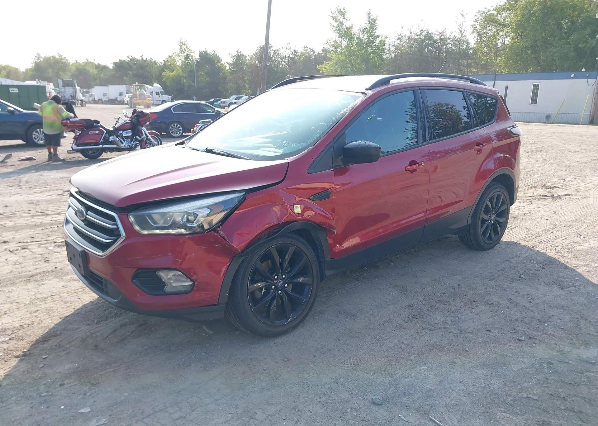 2017 FORD ESCAPE SE
