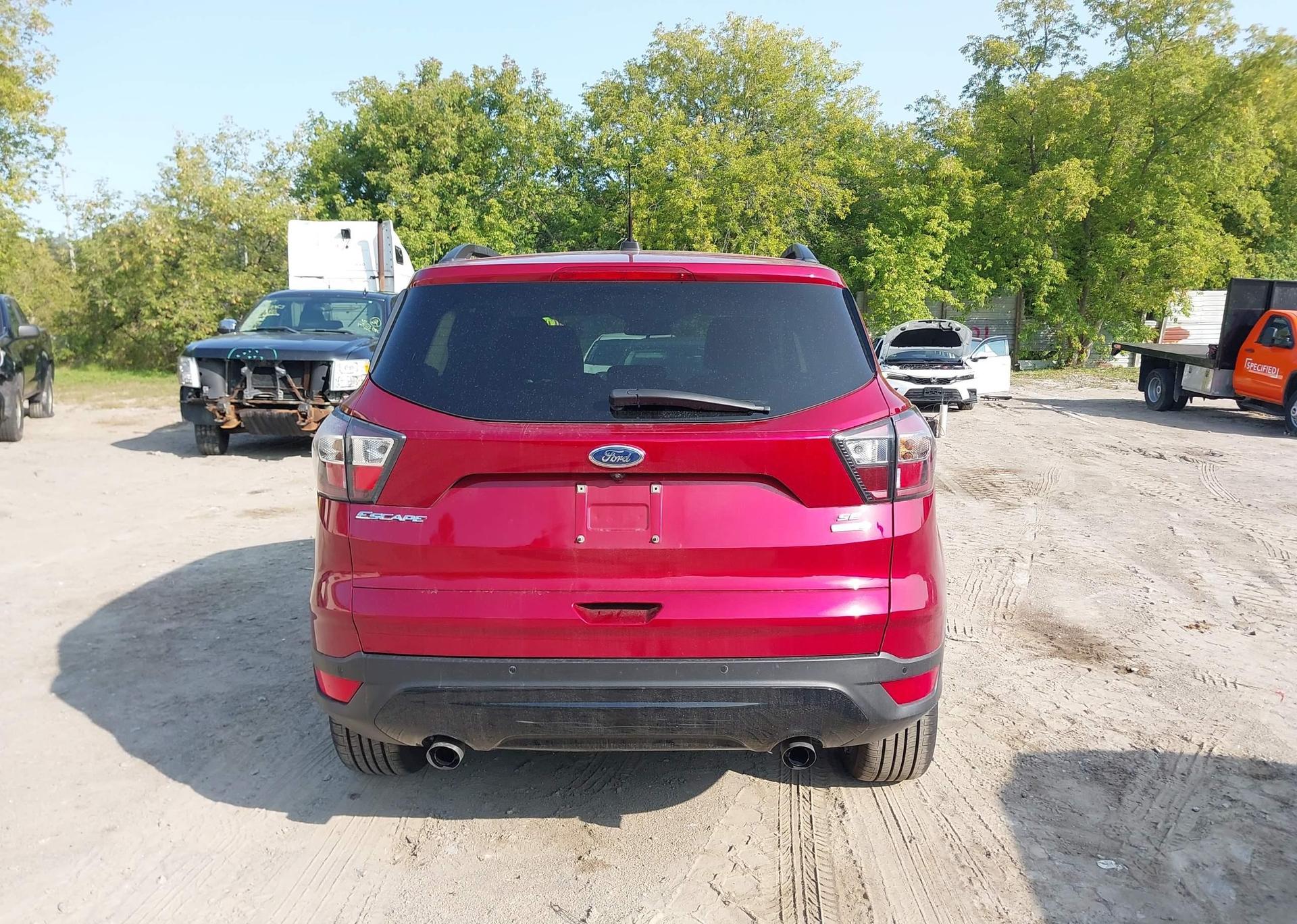 2017 FORD ESCAPE SE
