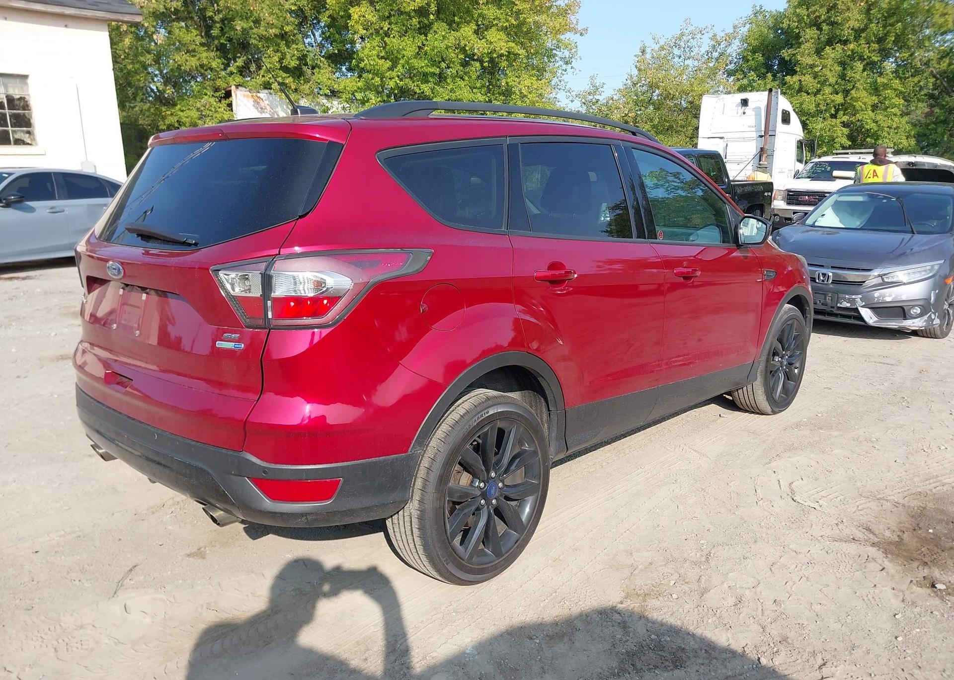 2017 FORD ESCAPE SE