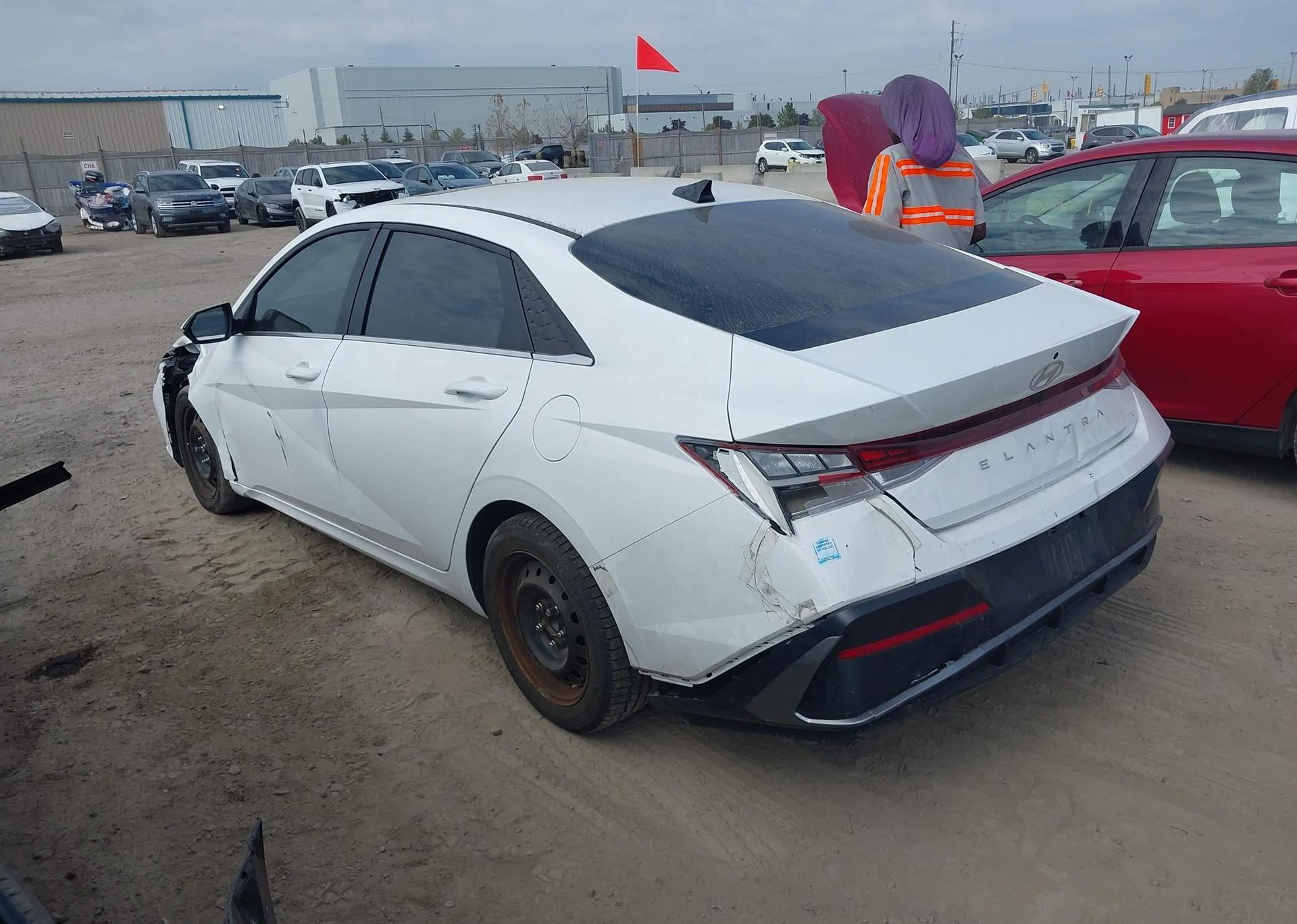 2024 HYUNDAI ELANTRA