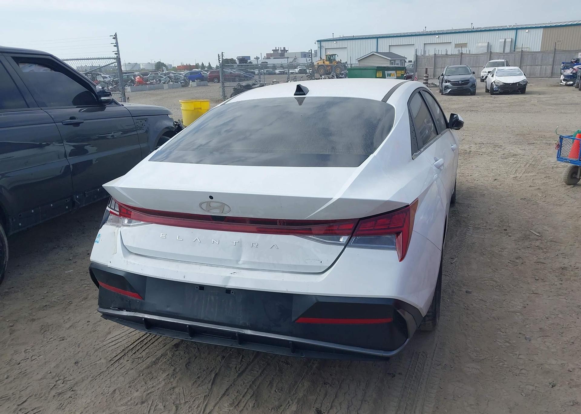 2024 HYUNDAI ELANTRA