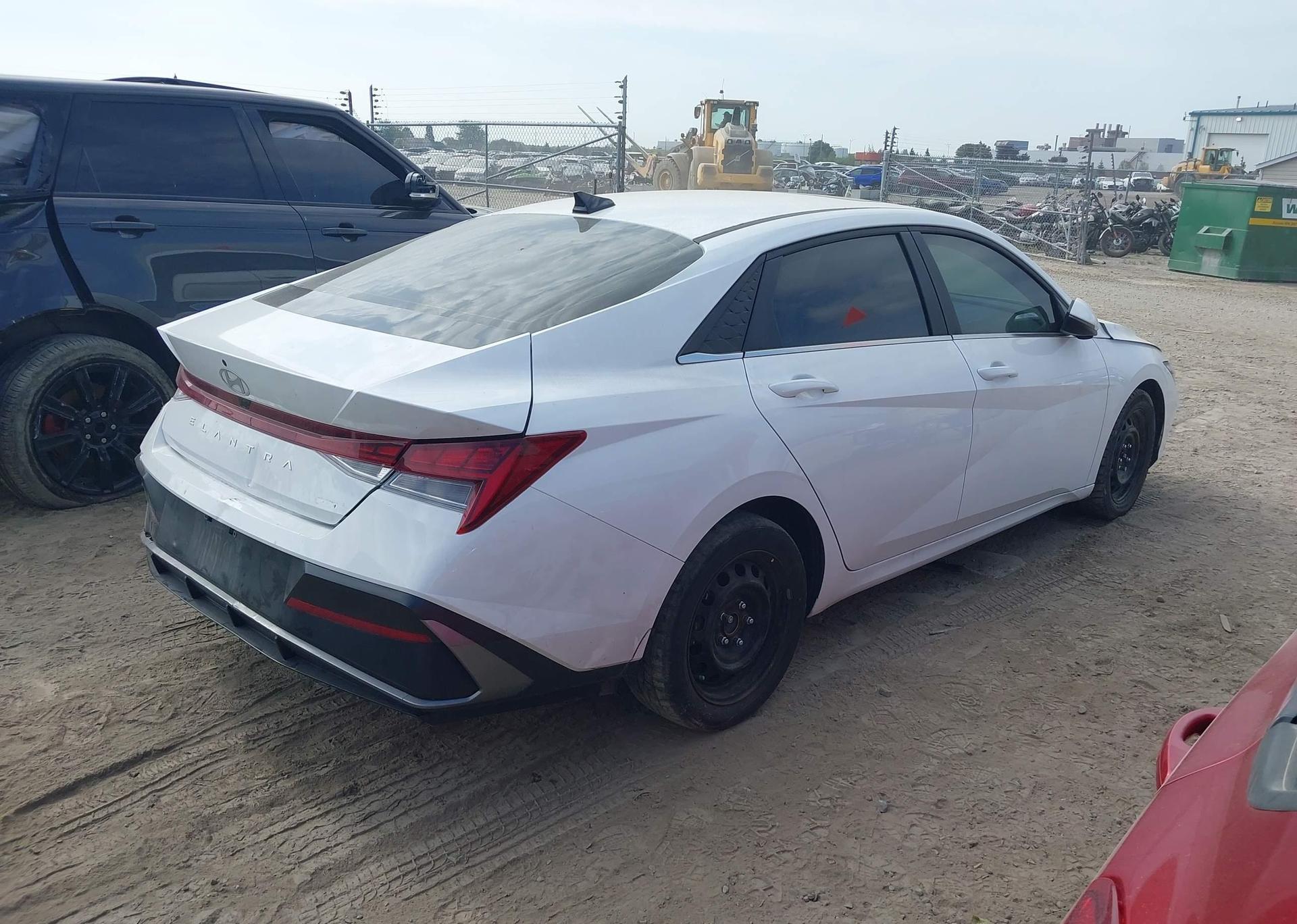 2024 HYUNDAI ELANTRA