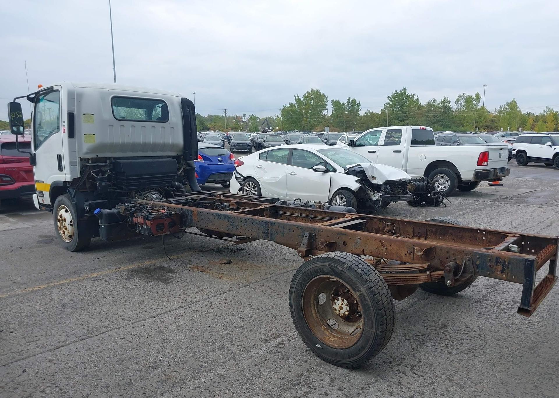 2011 ISUZU NQR