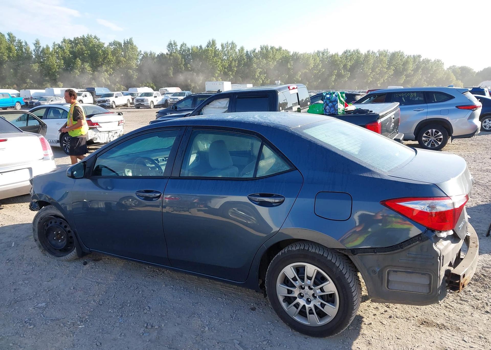 2016 TOYOTA COROLLA LE