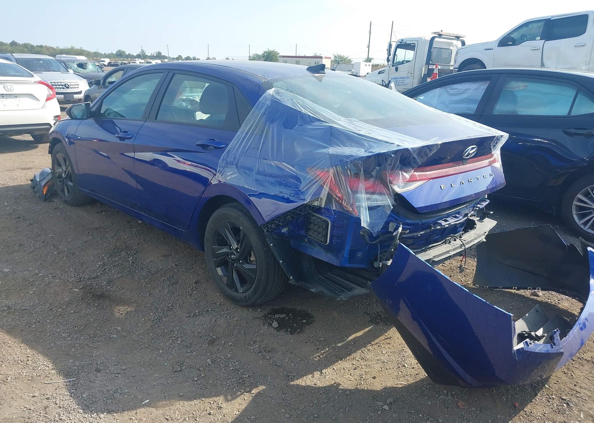 2021 HYUNDAI ELANTRA PREFERRED IVT WITH SUN AND TECH PACKAGE