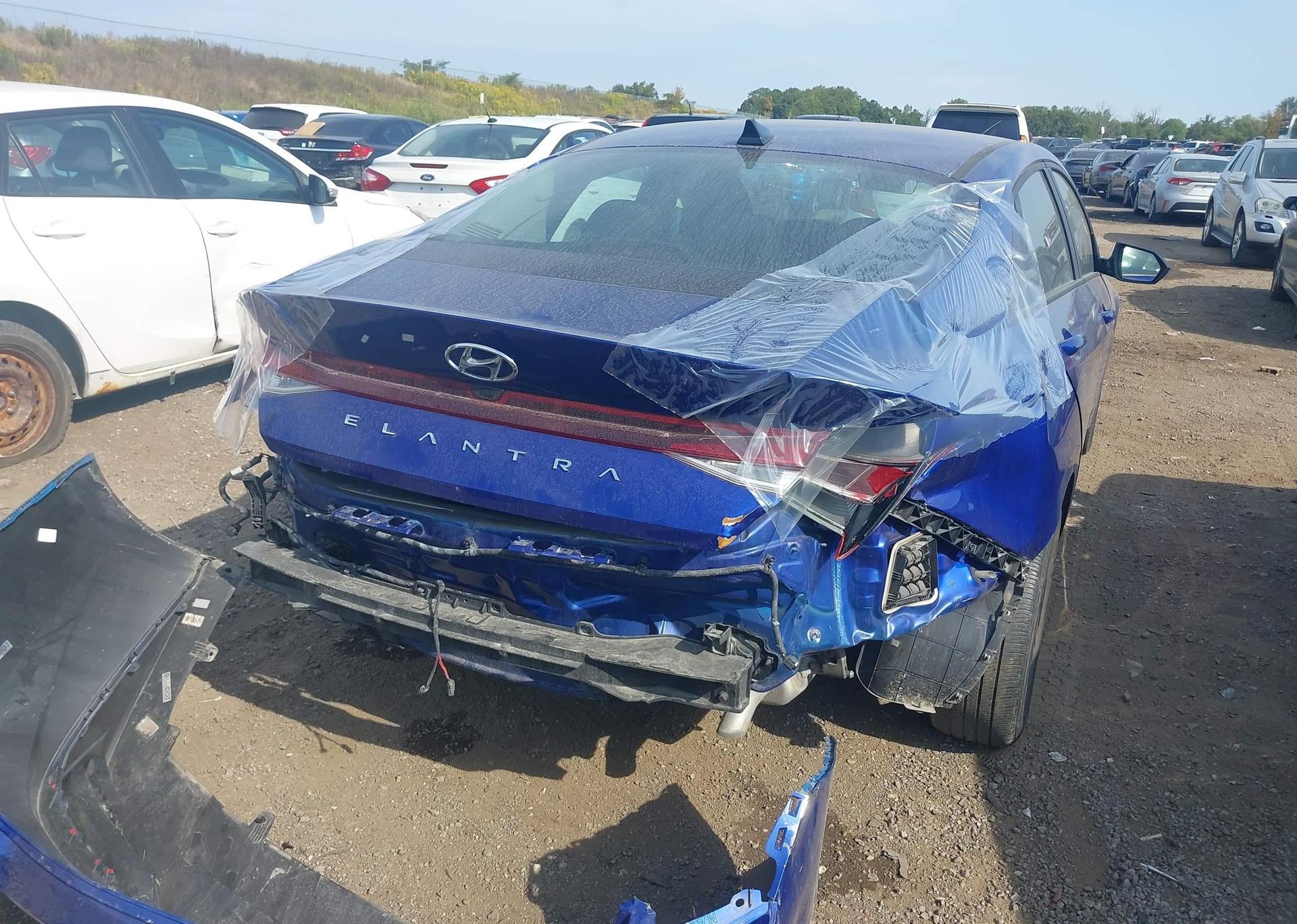 2021 HYUNDAI ELANTRA PREFERRED IVT WITH SUN AND TECH PACKAGE