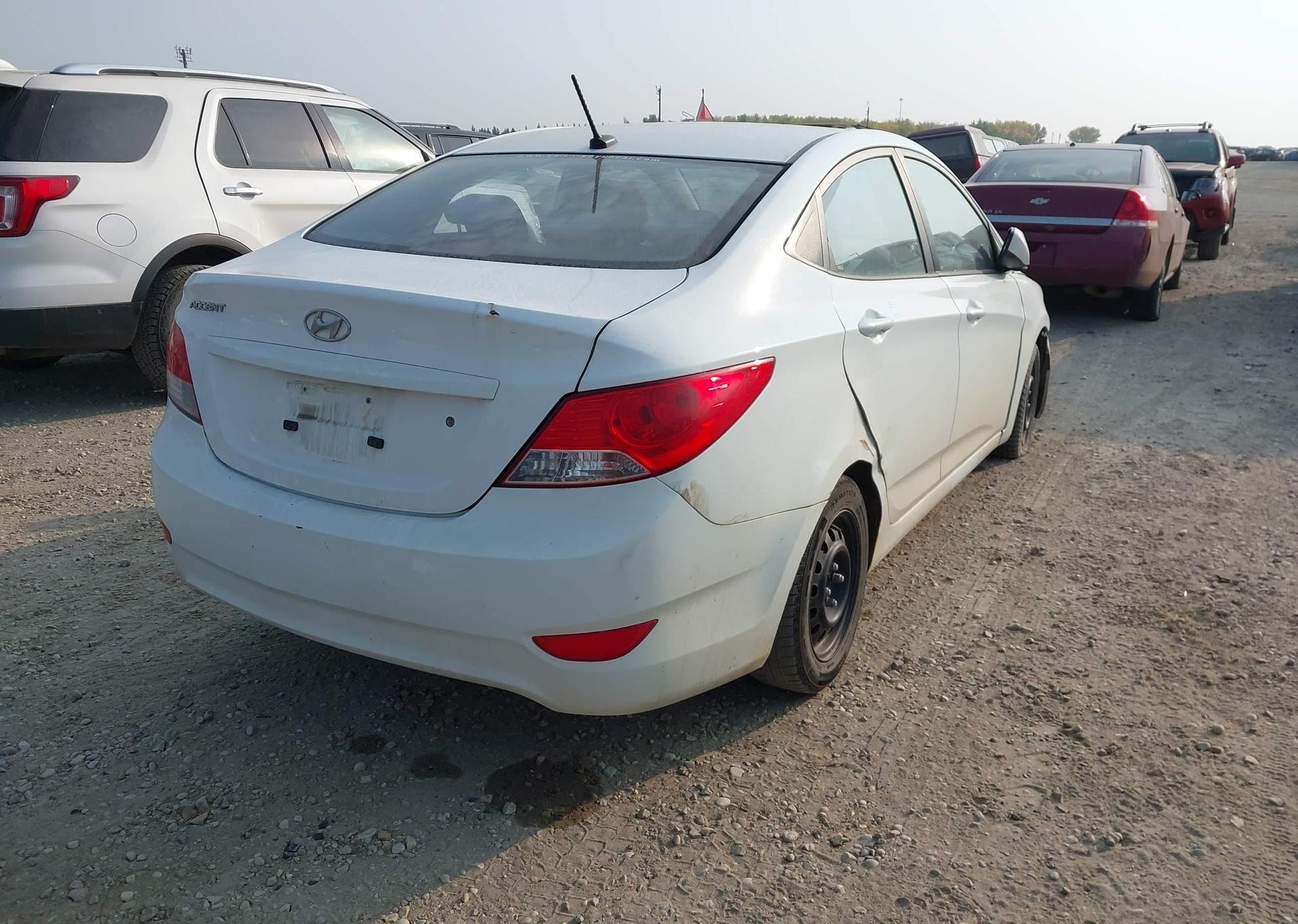 2012 HYUNDAI ACCENT GL