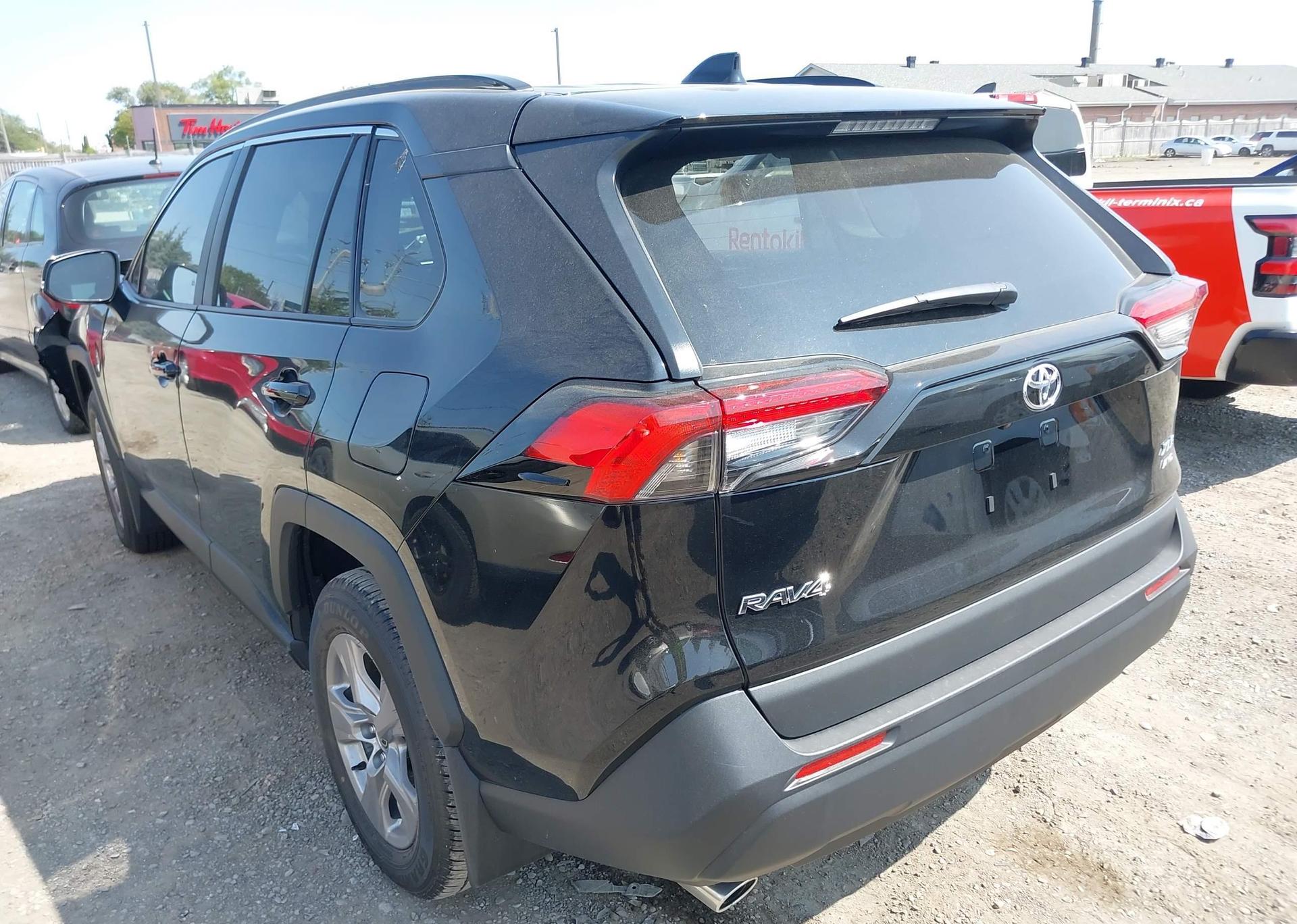 2025 TOYOTA RAV4 XLE