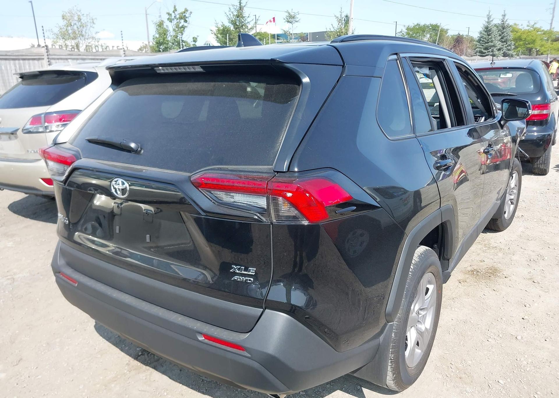 2025 TOYOTA RAV4 XLE