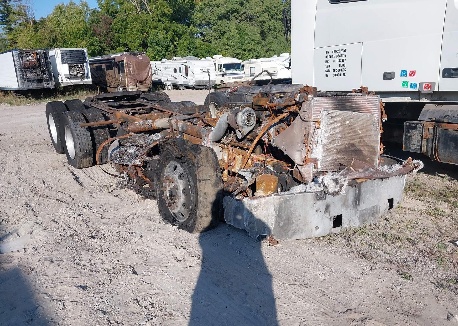 2005 FREIGHTLINER CONVENTIONAL COLUMBIA