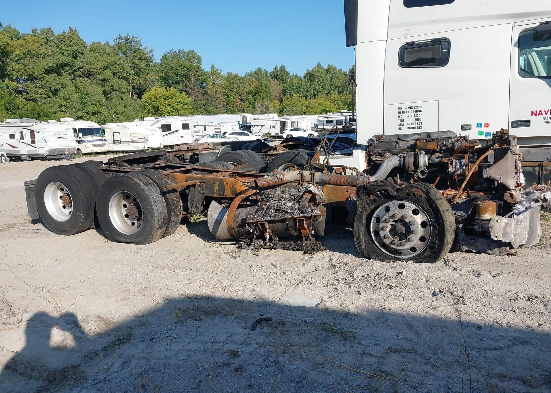 2005 FREIGHTLINER CONVENTIONAL COLUMBIA