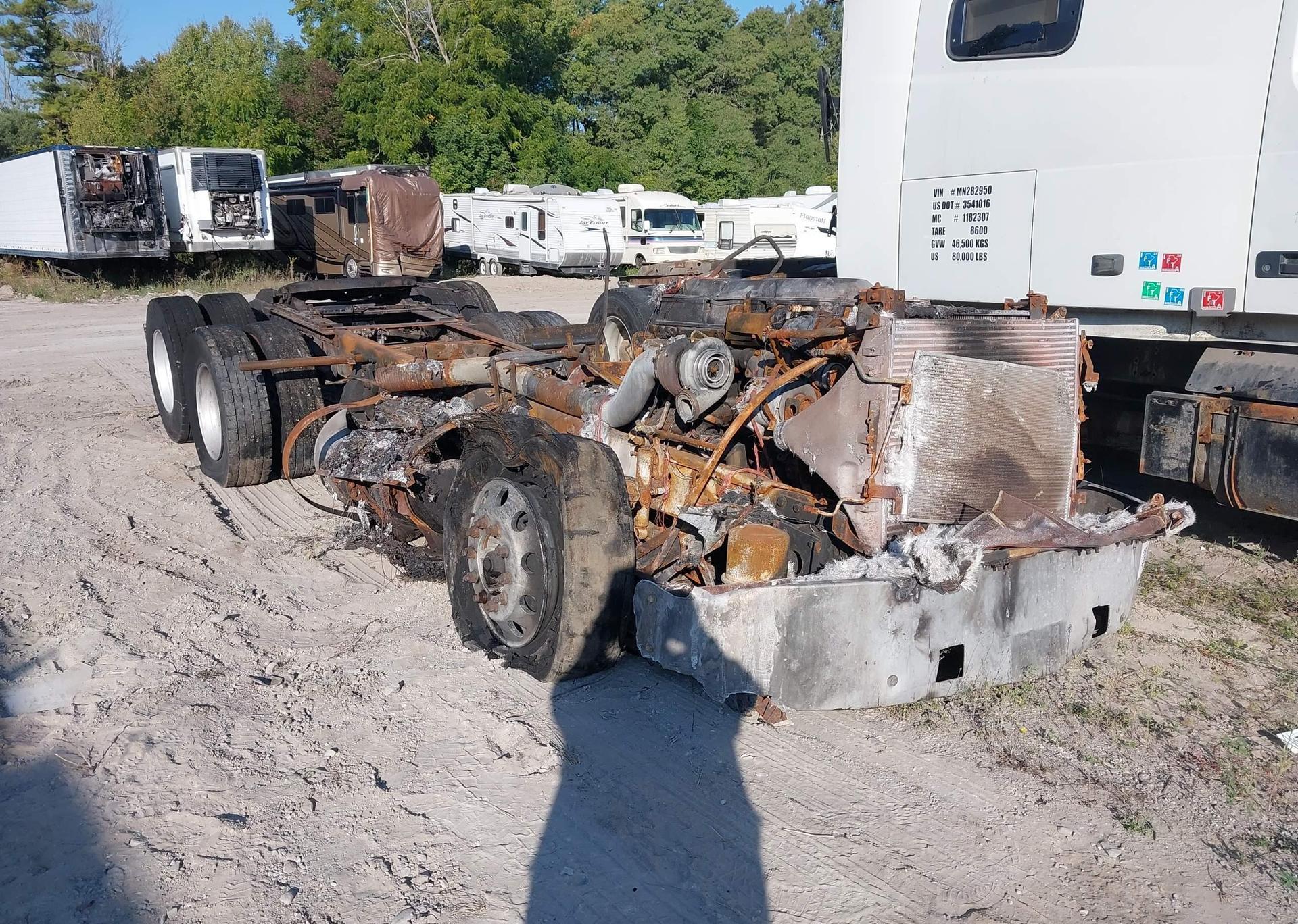 2005 FREIGHTLINER CONVENTIONAL COLUMBIA