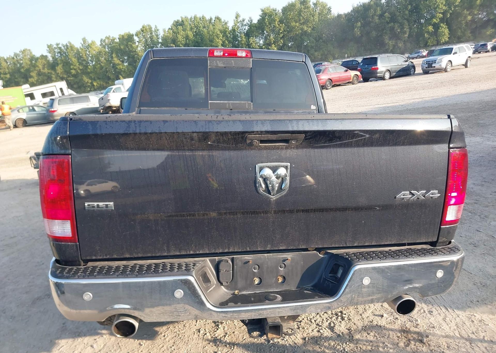 2017 RAM 1500 SLT