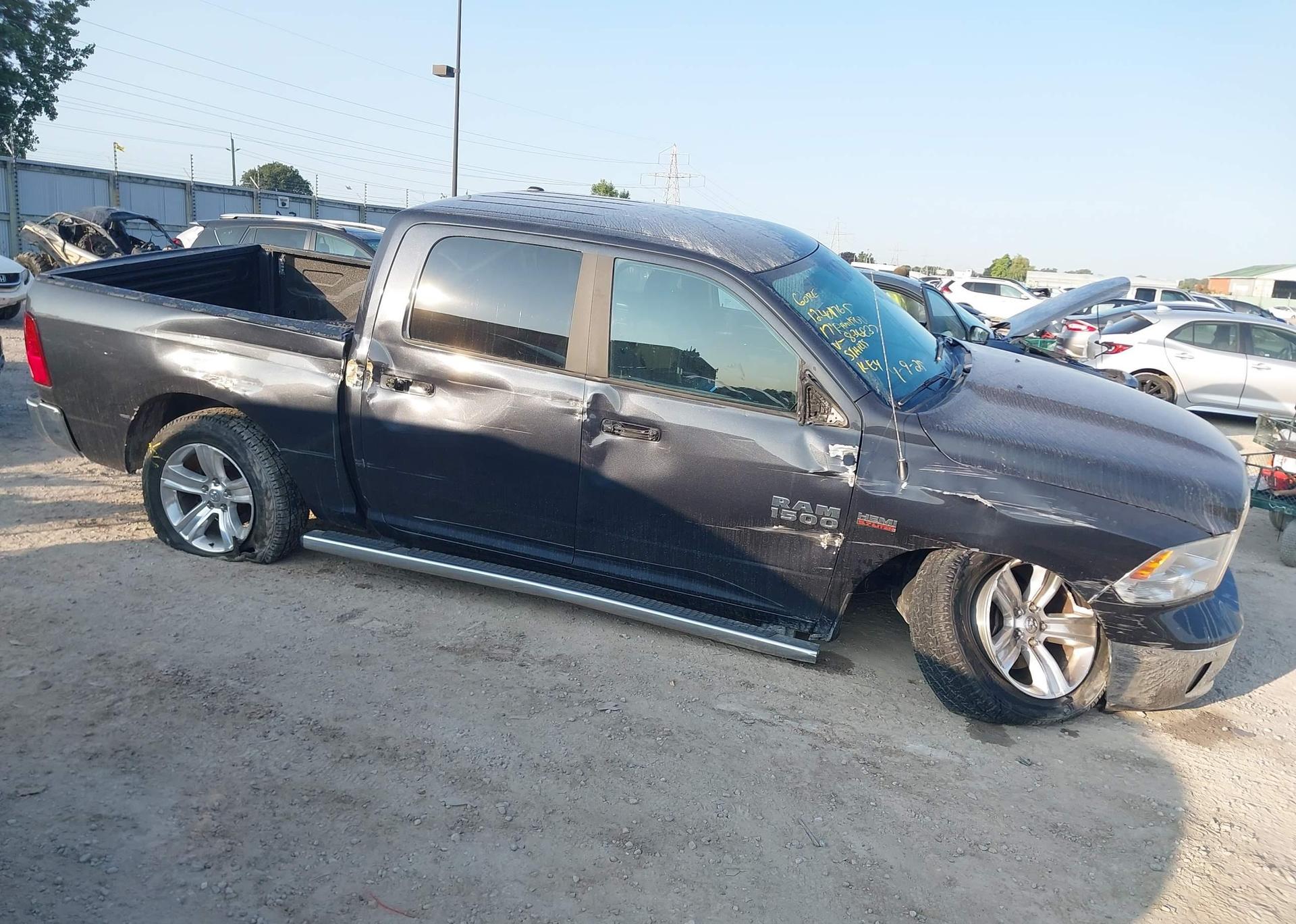 2017 RAM 1500 SLT