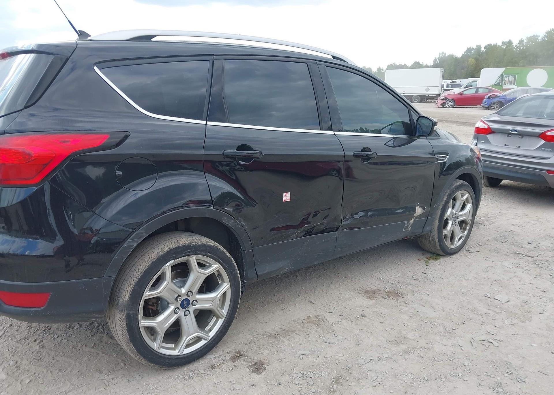 2019 FORD ESCAPE TITANIUM