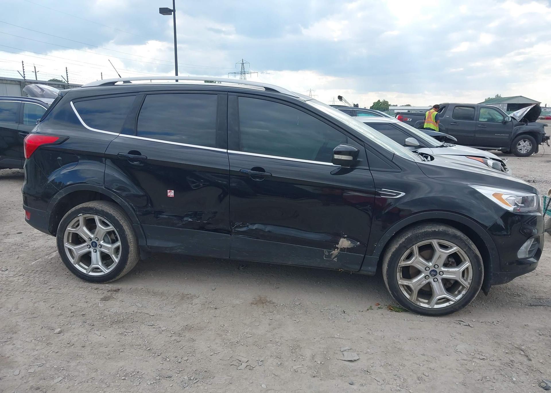 2019 FORD ESCAPE TITANIUM