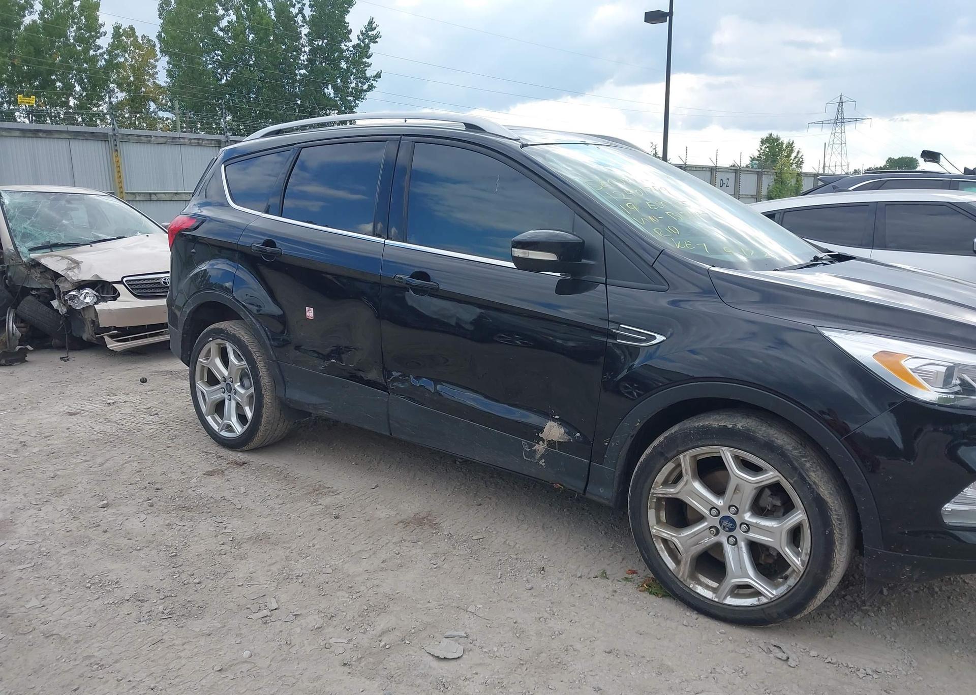 2019 FORD ESCAPE TITANIUM