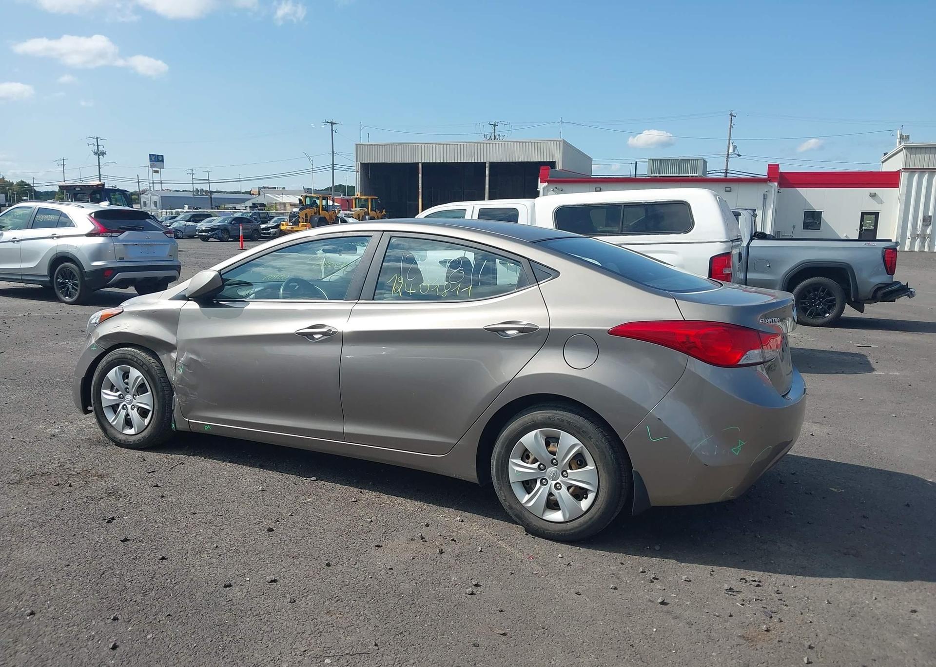 2013 HYUNDAI ELANTRA GLS