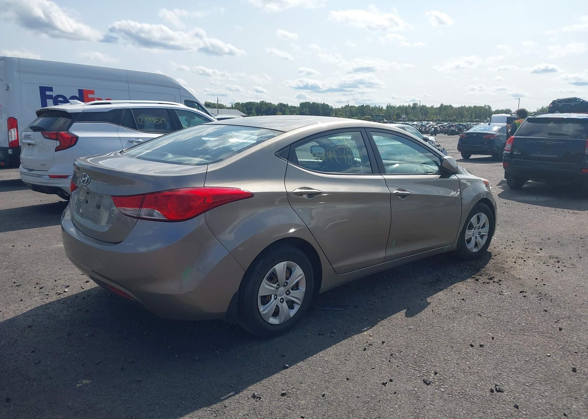 2013 HYUNDAI ELANTRA GLS