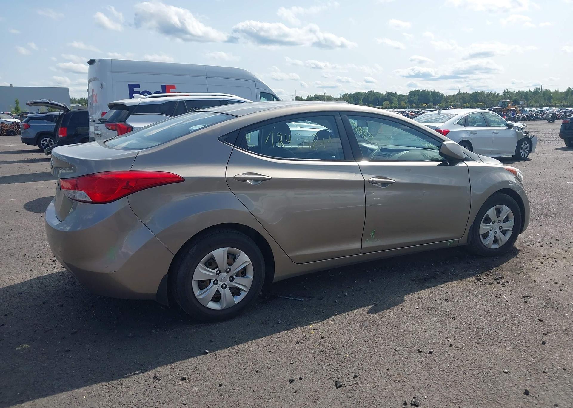 2013 HYUNDAI ELANTRA GLS