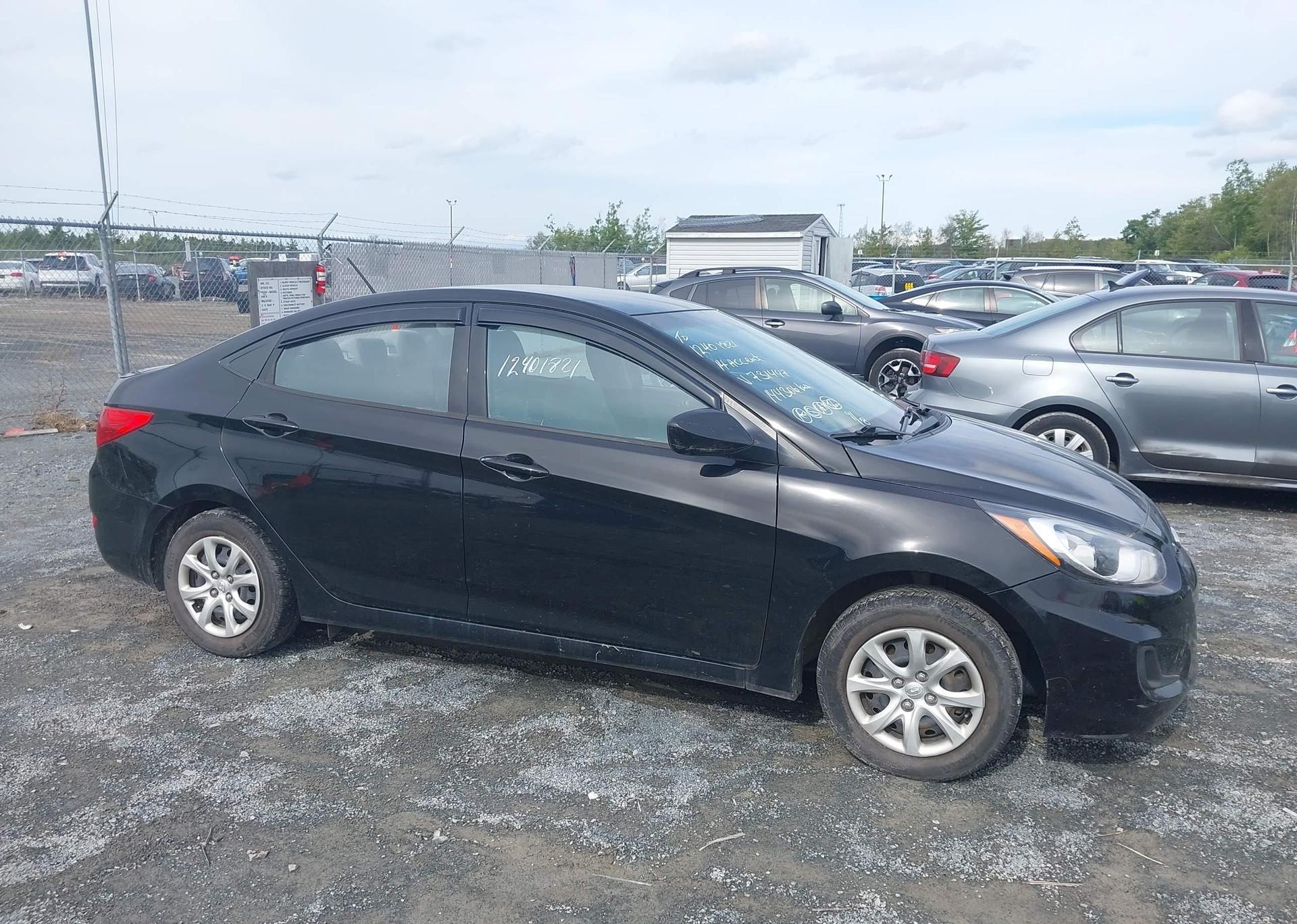 2014 HYUNDAI ACCENT L