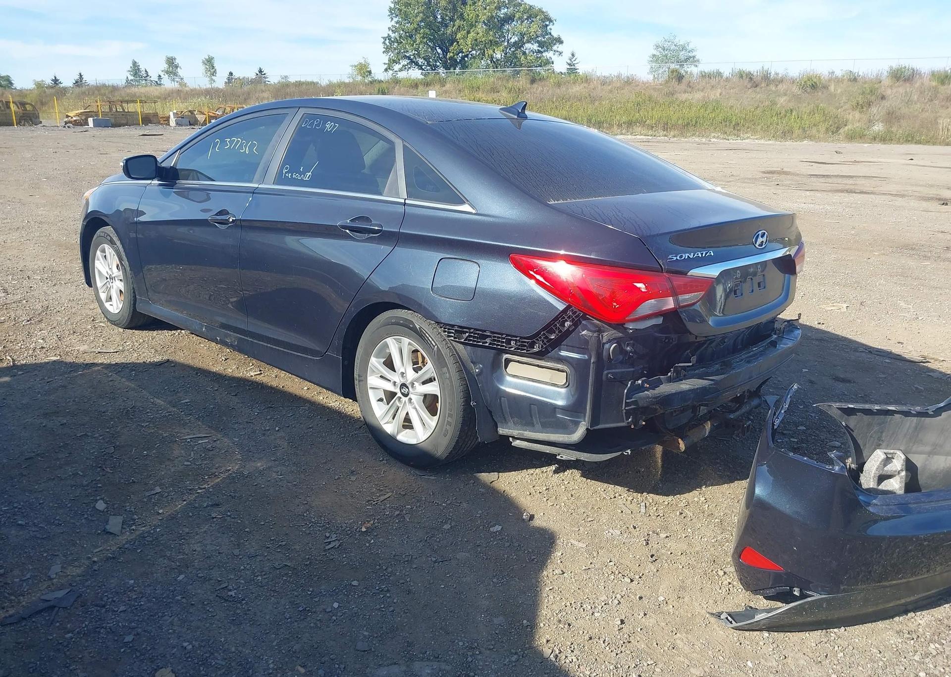 2014 HYUNDAI SONATA GL