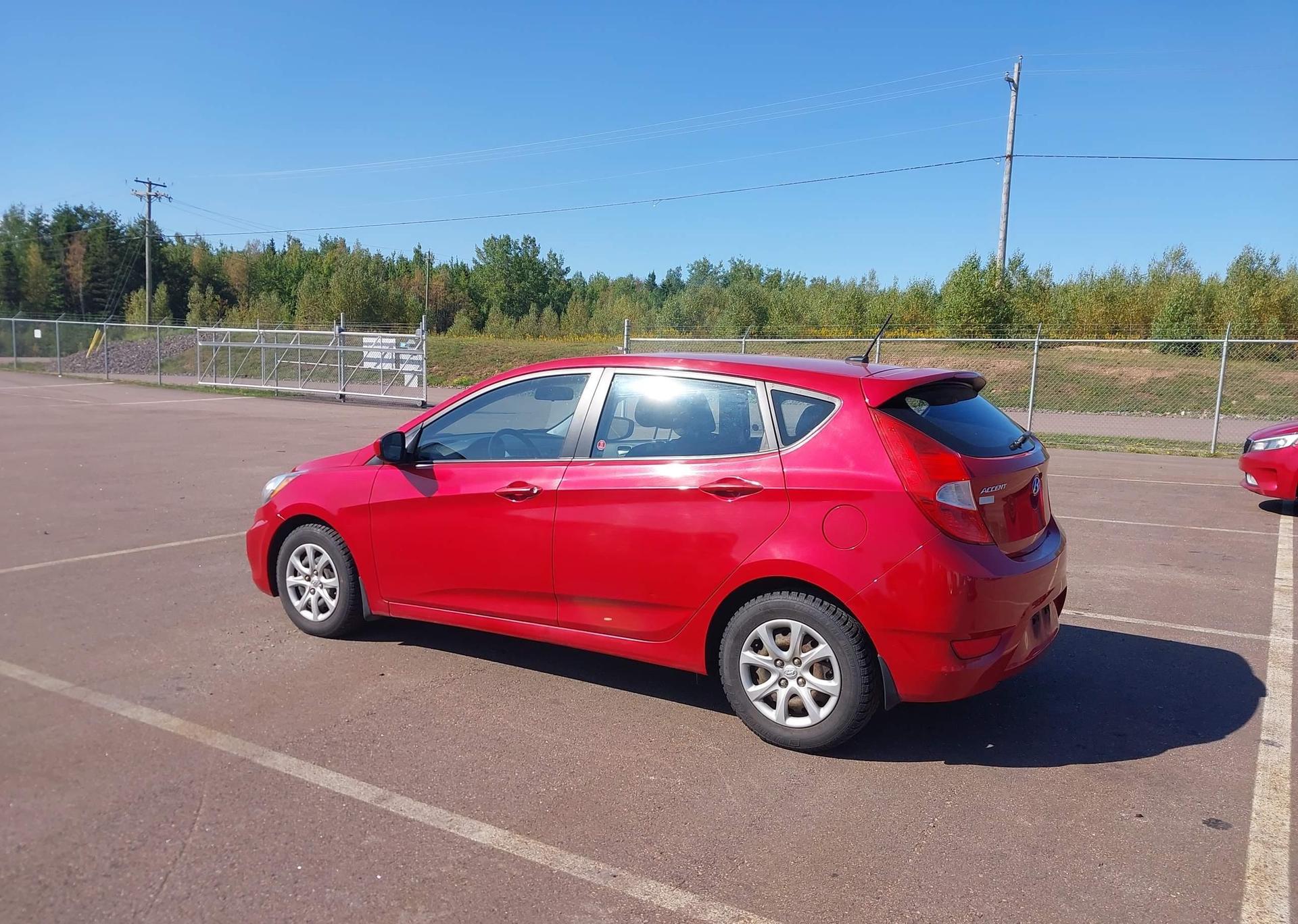 2013 HYUNDAI ACCENT GL