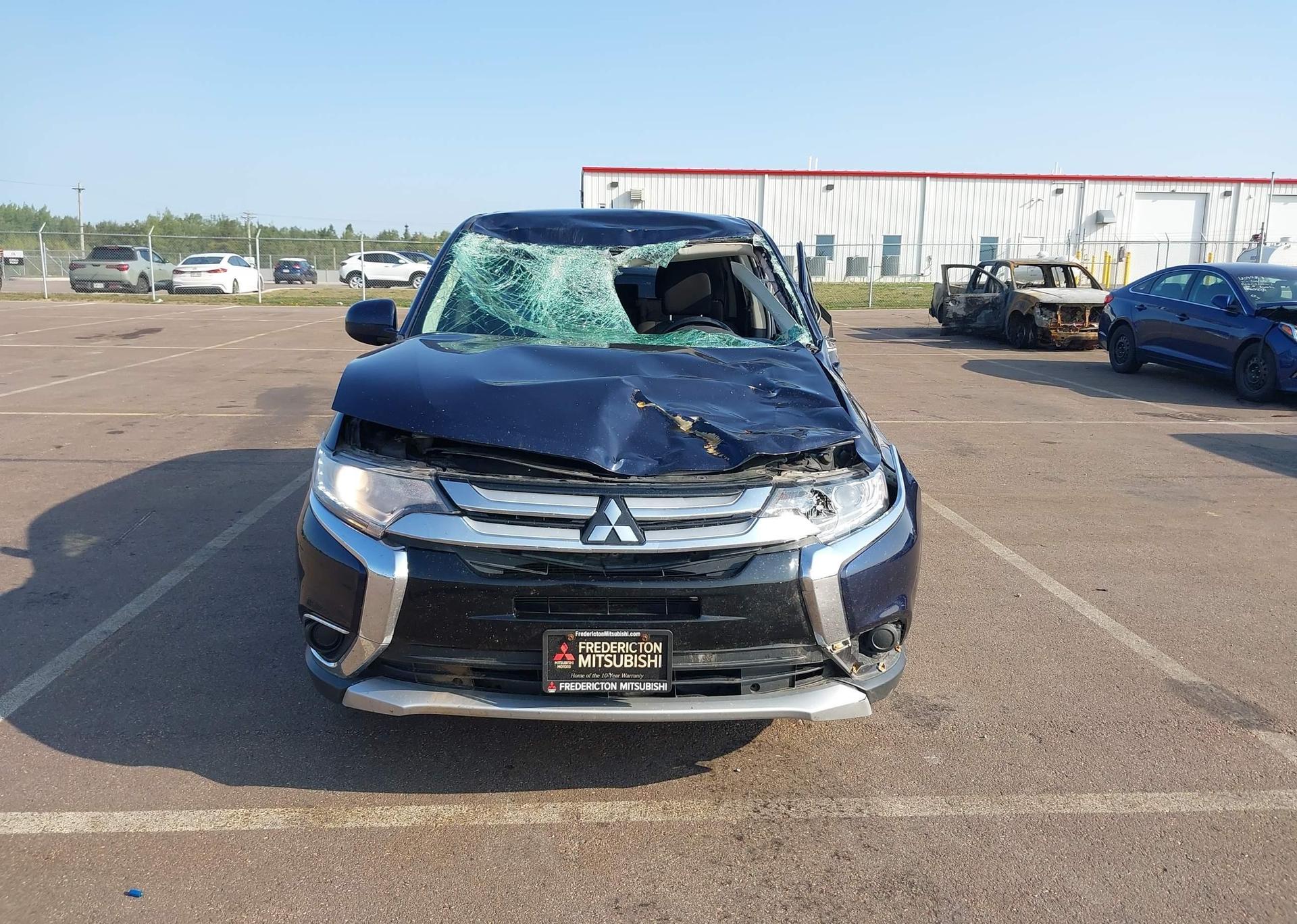 2016 MITSUBISHI OUTLANDER ES