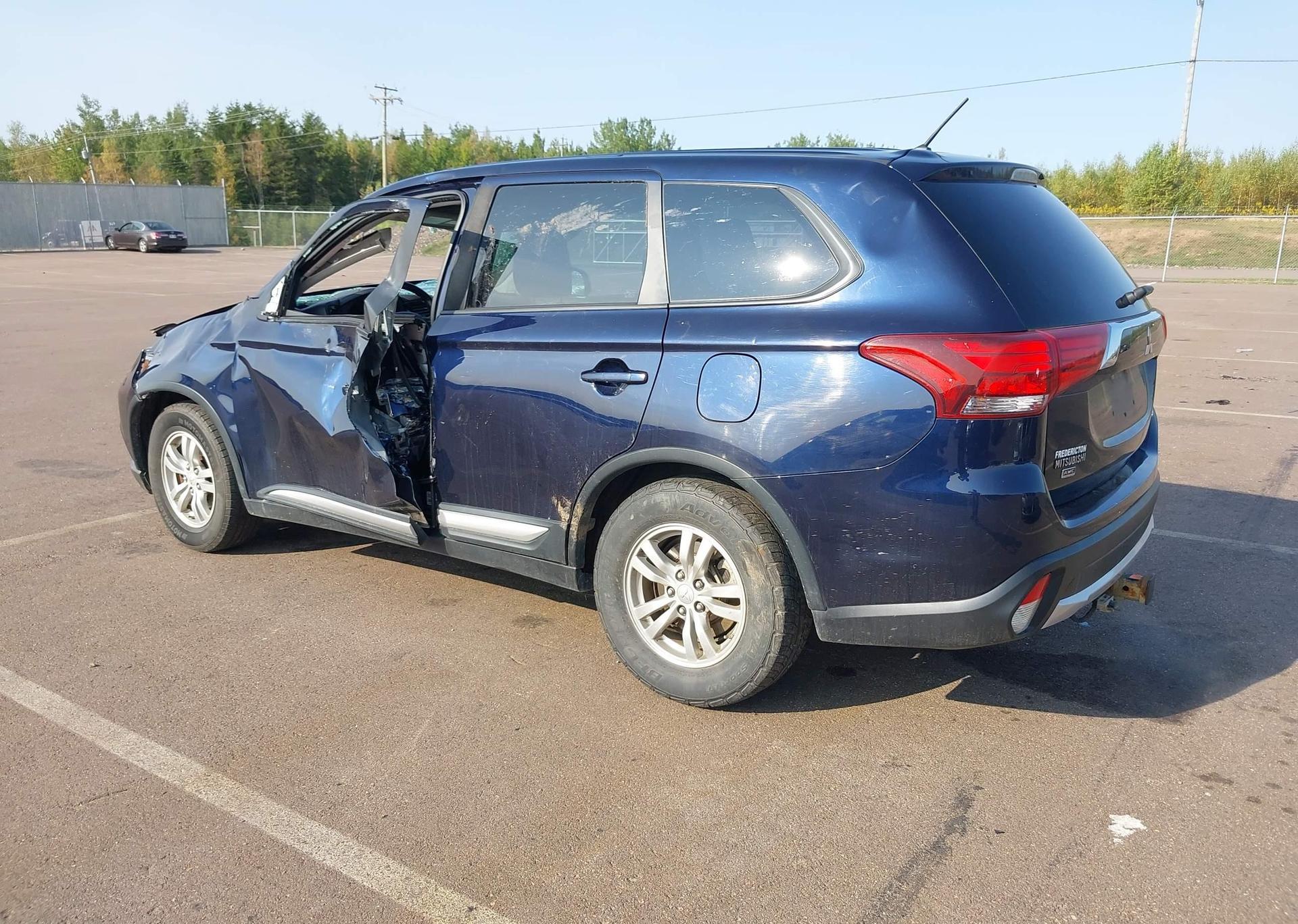 2016 MITSUBISHI OUTLANDER ES
