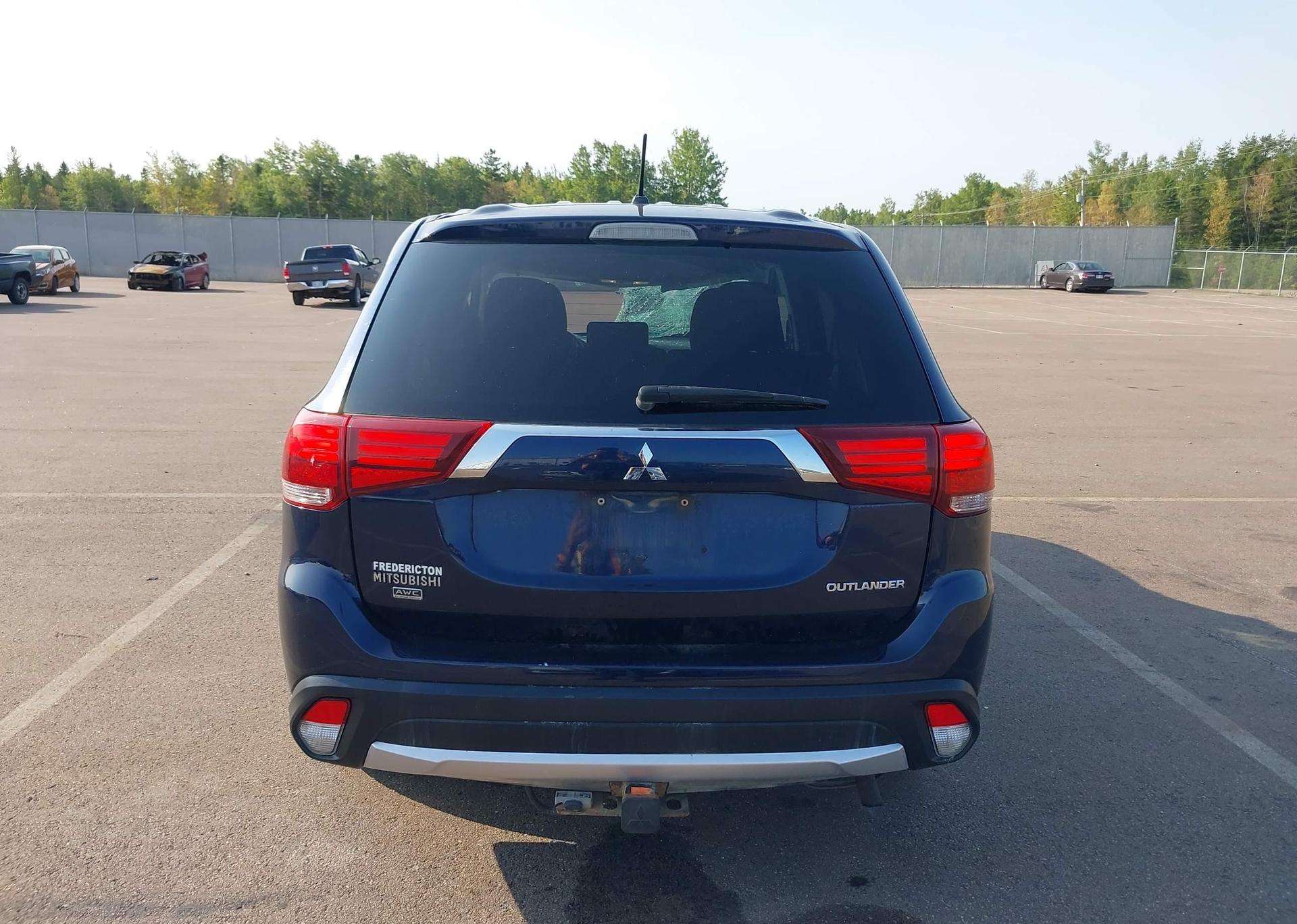 2016 MITSUBISHI OUTLANDER ES
