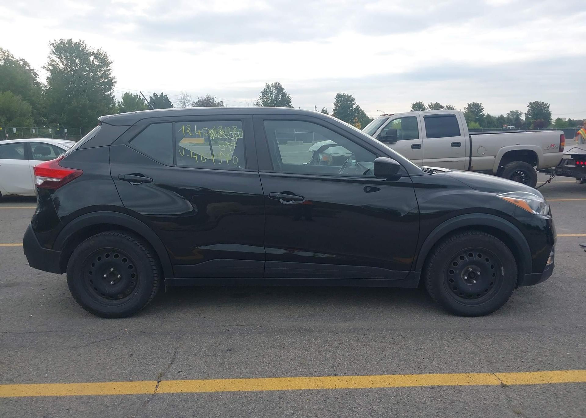 2020 NISSAN KICKS