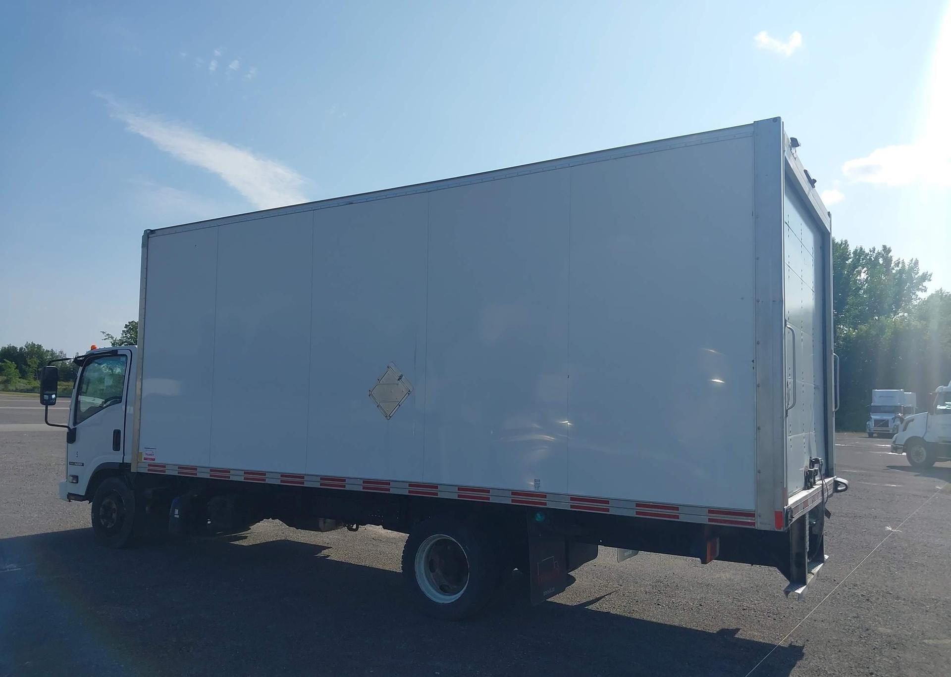 2020 ISUZU NRR
