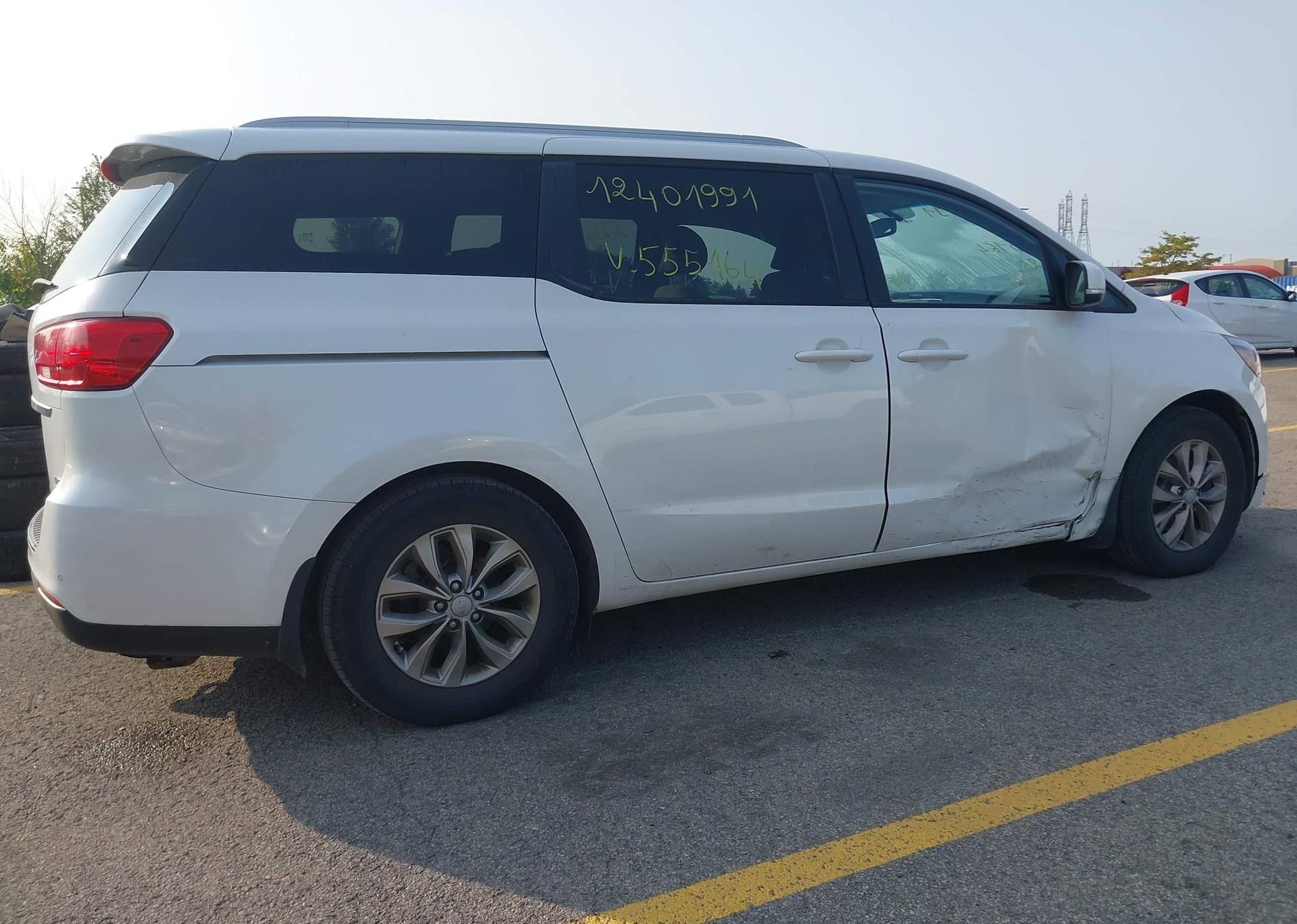 2019 KIA SEDONA LX