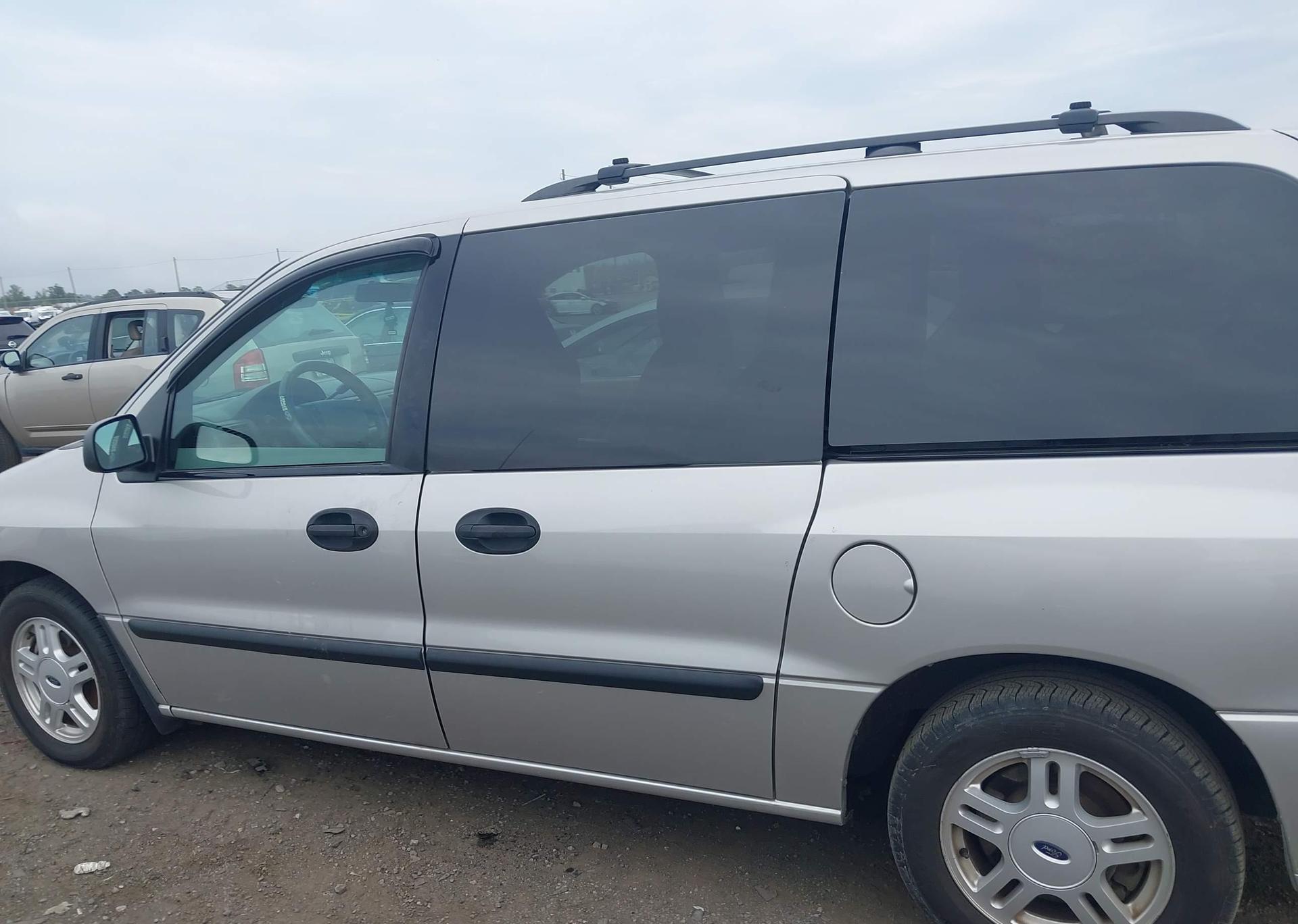 2005 FORD FREESTAR SE