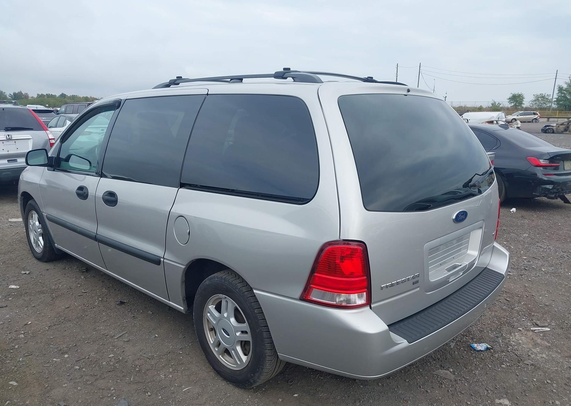 2005 FORD FREESTAR SE
