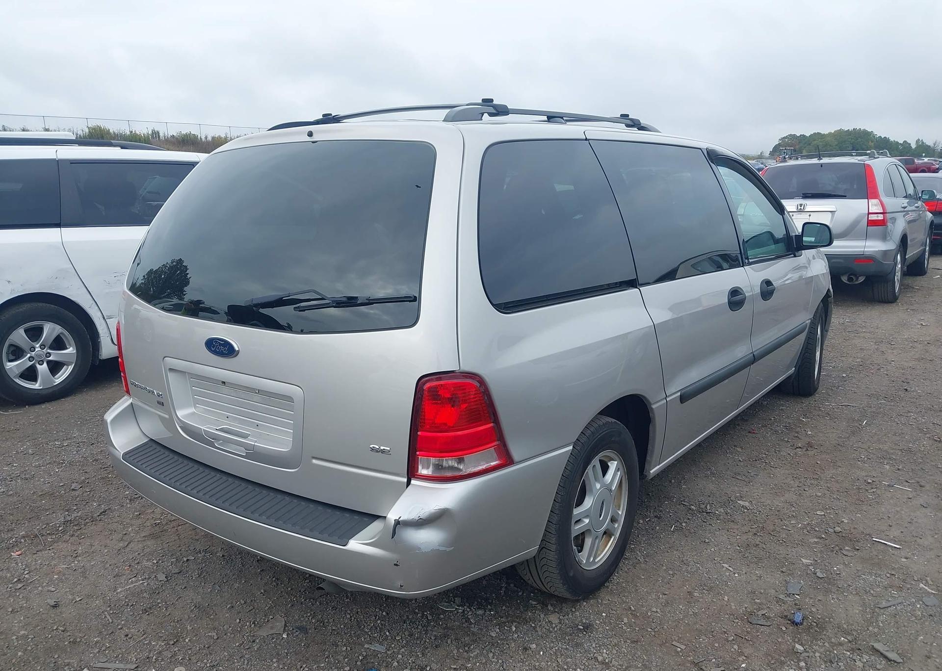 2005 FORD FREESTAR SE