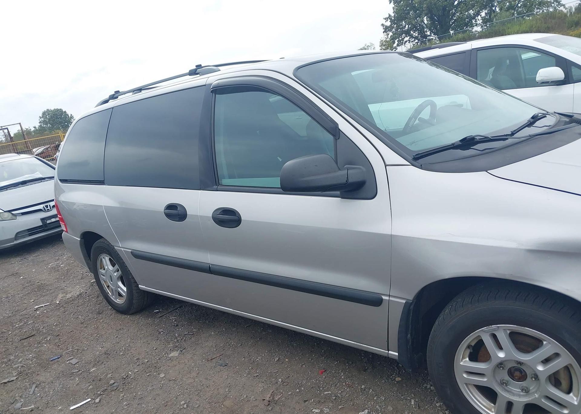 2005 FORD FREESTAR SE