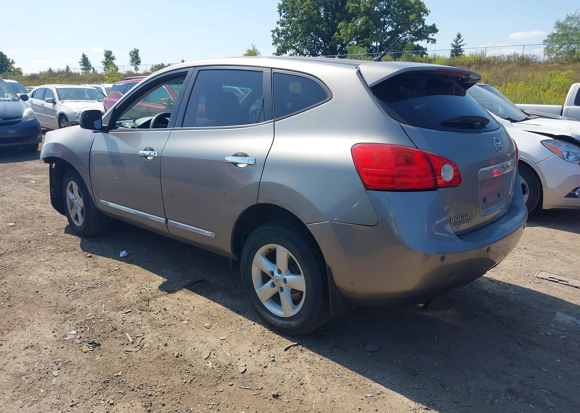 2013 NISSAN ROGUE S