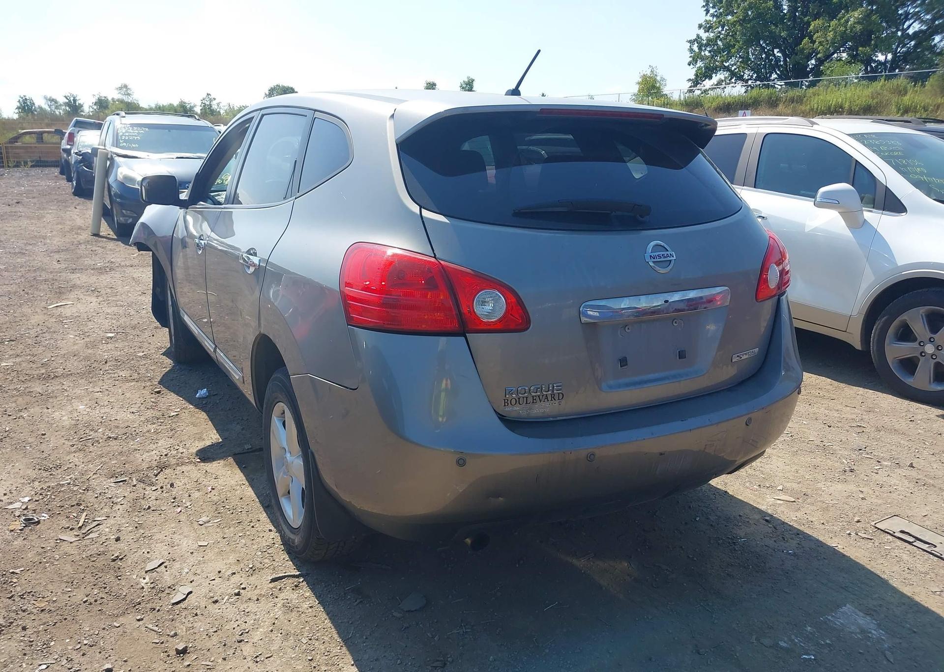 2013 NISSAN ROGUE S