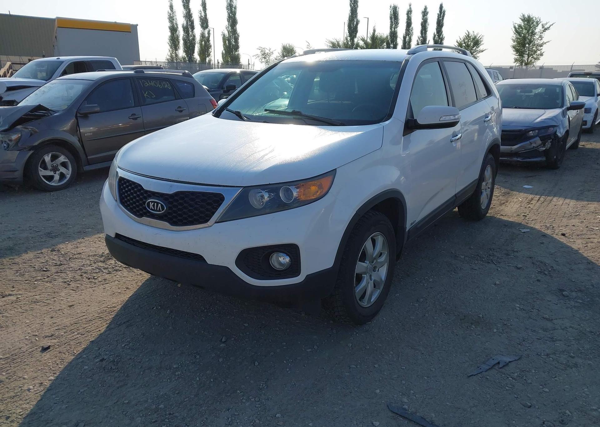 2011 KIA SORENTO LX